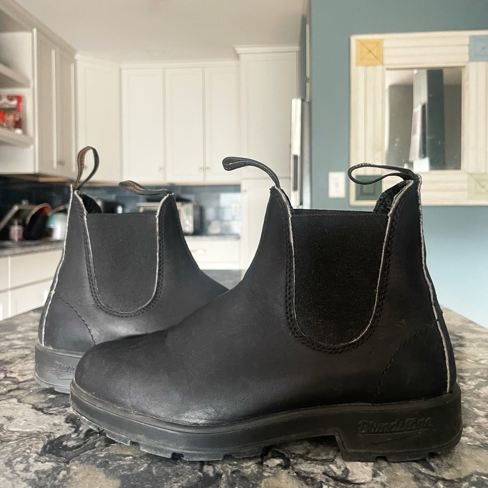Black Women’s Blundstone Boot - Original Gently Used, Size 7